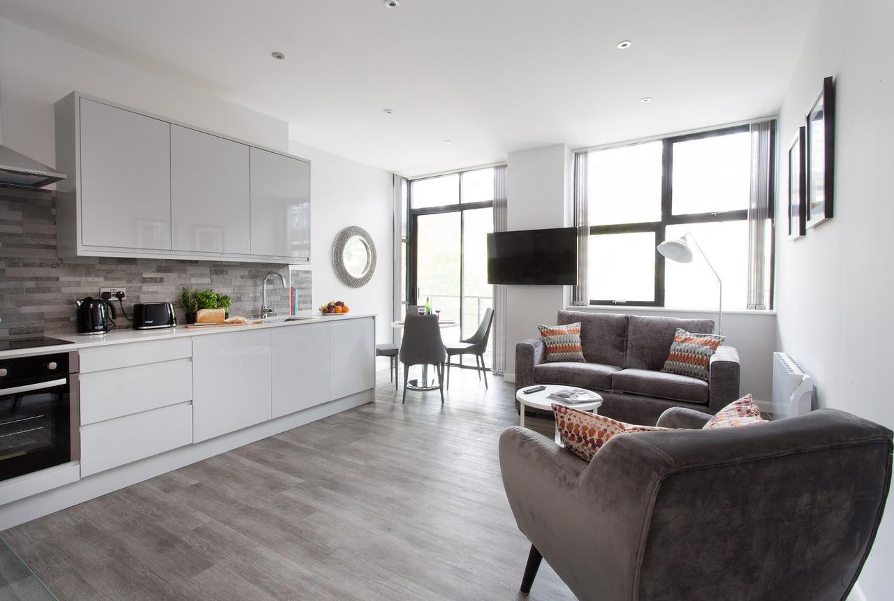 Cotels At 7Zero1 Serviced Apartments - Modern Apartments, Superfast Broadband, Free Parking, Centrally Located Milton Keynes Ngoại thất bức ảnh